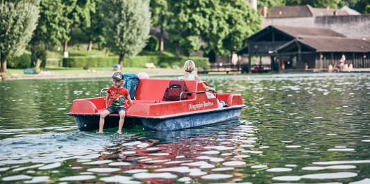 Tretboot fahren auf dem Wöhrsee Burghausen, © oberbayern.de, Tobias Köhler