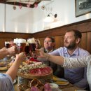 Brotzeit bei der Bier-Wallfahrt nach Altötting, © Inn-Salzach Tourismus