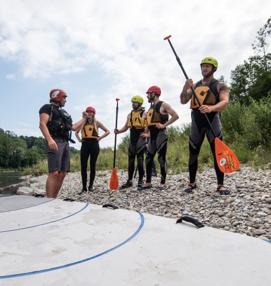 SUP Schulung mit einer Gruppe, © Inn-Salzach Tourismus