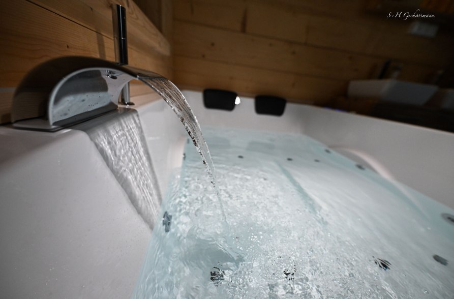 Badewanne Holzwies Chalets, © Holzwies Chalets