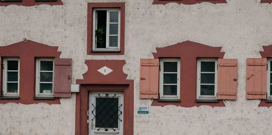 Fassade SKW Siedlung Garching, © Inn-Salzach Tourismus