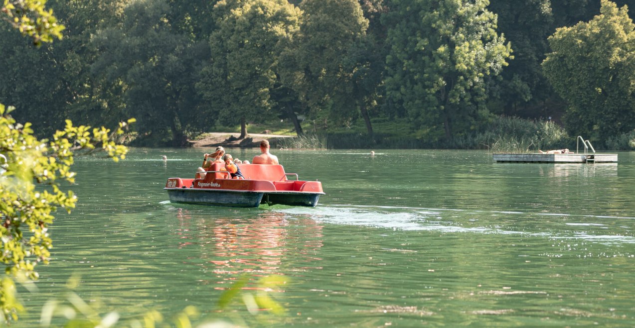 Tretboot fahren auf dem Wöhrsee Burghausen, © Inn-Salzach Tourismus