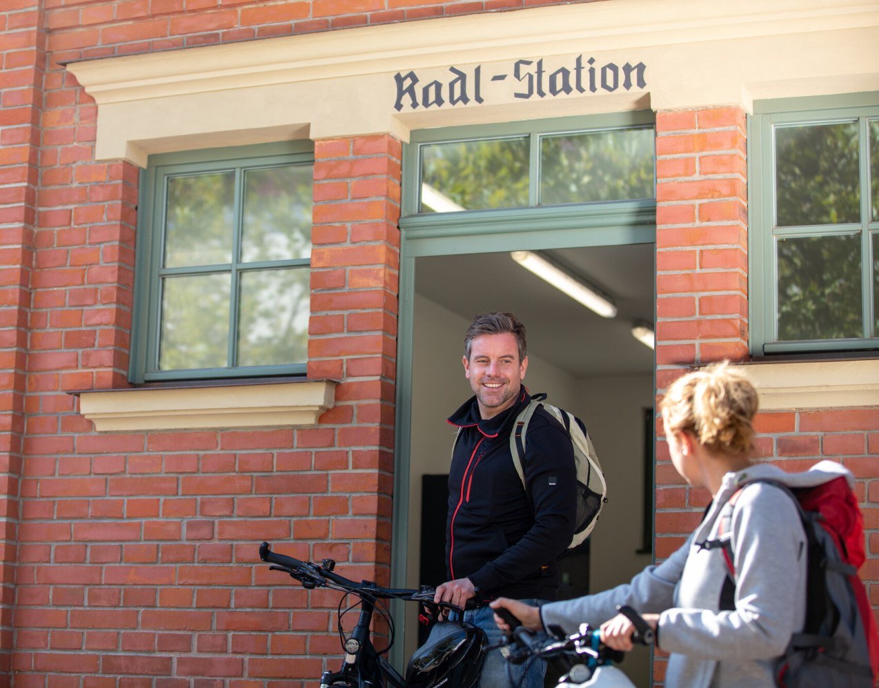 Radl-Station am Altöttinger Bahnhof, © Inn-Salzach Tourismus