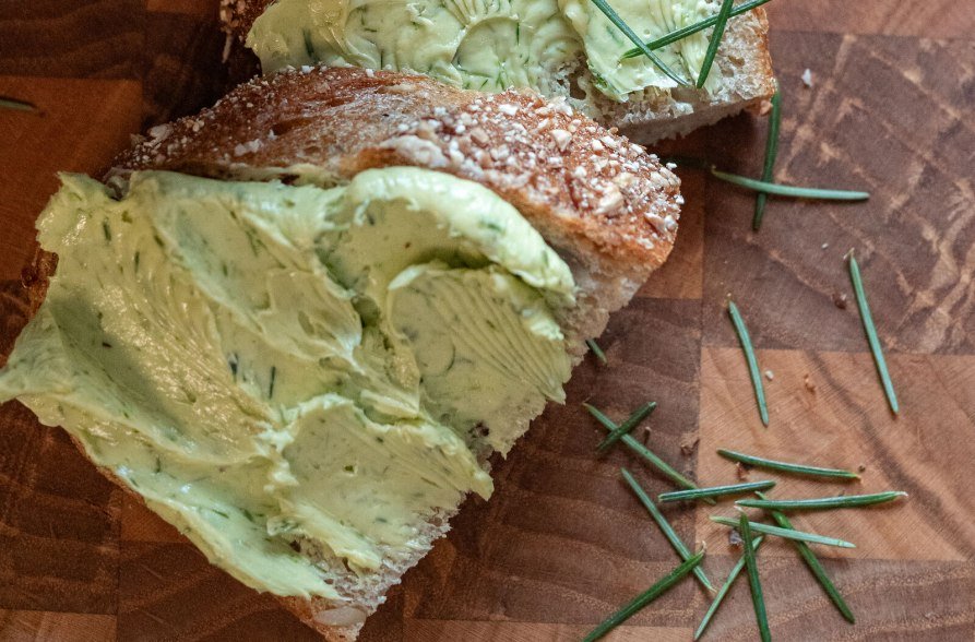 Kräuterbutter vom Biohof Gallenbach, © Inn-Salzach Tourismus
