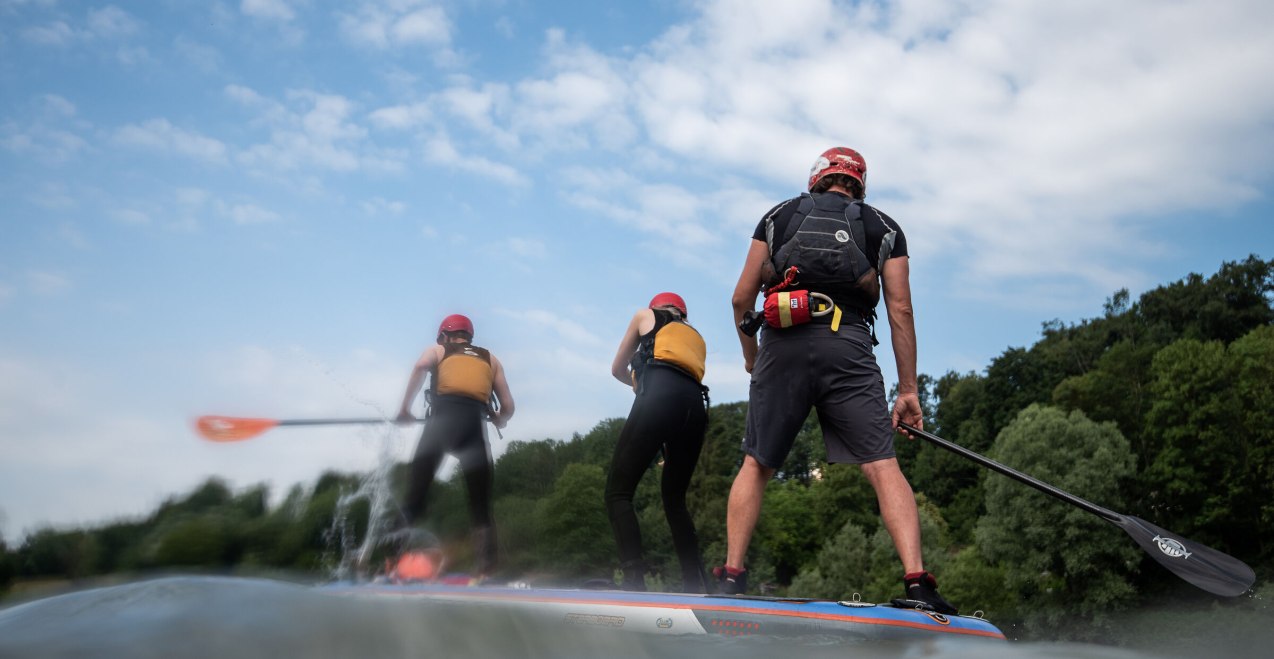 3 Paddler auf einem Big-SUP, &copy; Inn-Salzach Tourismus