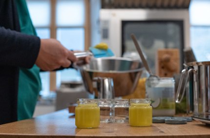 Pflegecreme selber r&uuml;hren, &copy; Tourismusverband Inn-Salzach