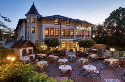 Mehring Gasthof-Schwarz bei Dämmerung, © Gasthof Schwarz