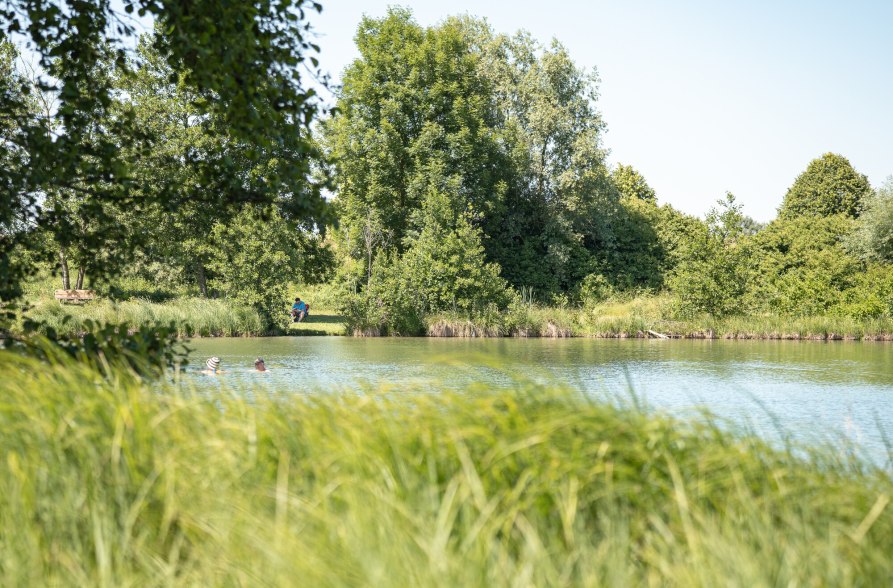 Badegäste im Flossinger See, © Inn-Salzach Tourismus