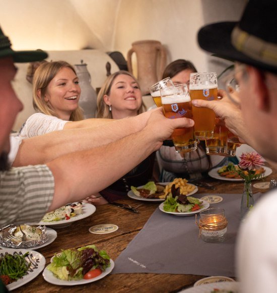 Brotzeit mit Bier, &copy; Br&auml;u z'Loh