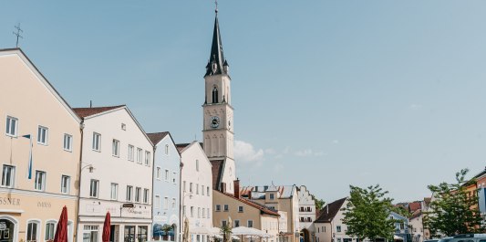 Stadtplatz Neumarkt-Sankt Veit, Landkreis M&uuml;hldorf a. Inn, &copy; Inn-Salzach Tourismus