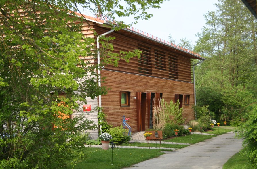 Au&szlig;enansicht AmVieh Theater Schwindegg, &copy; AmVieh-Theater