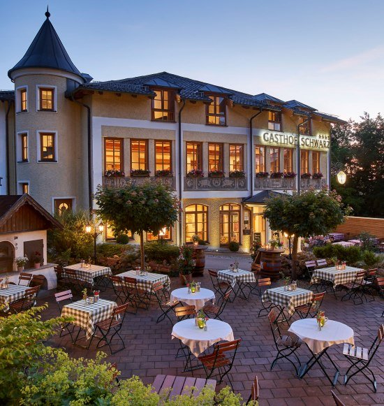 Mehring Gasthof-Schwarz bei Dämmerung, © Gasthof Schwarz