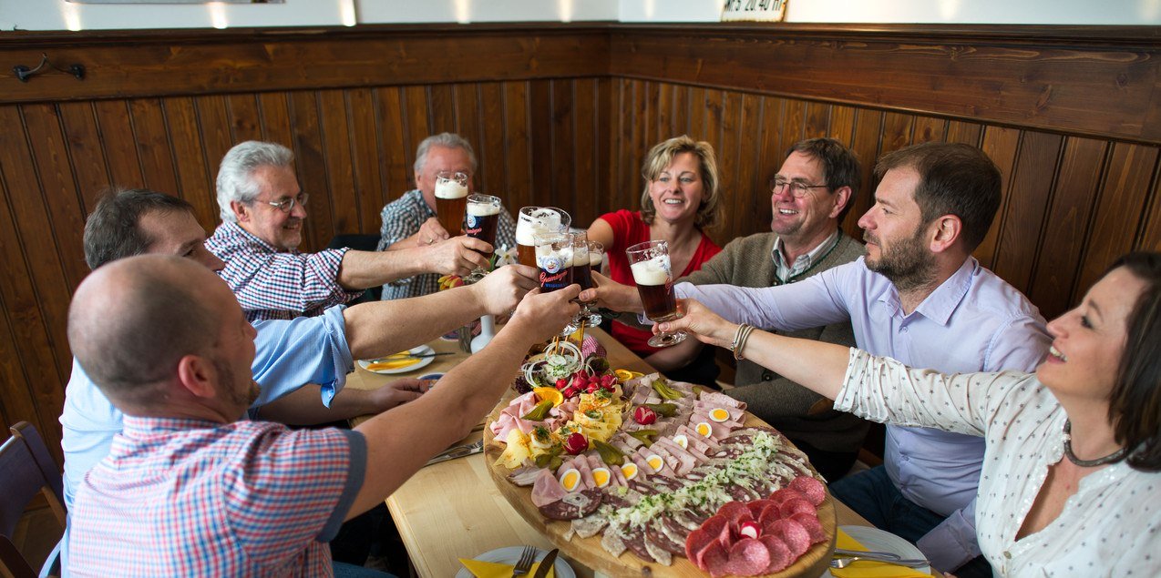 Brotzeit bei der Bier-Wallfahrt, © Inn-Salzach Tourismus