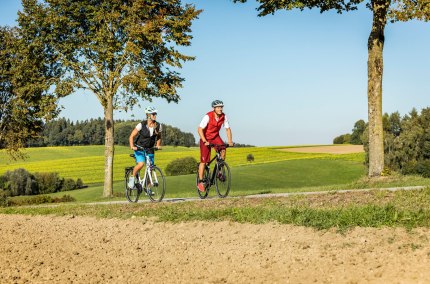 Radfahrer am Rott-Inn-Radweg, &copy; Inn-Salzach Tourismus