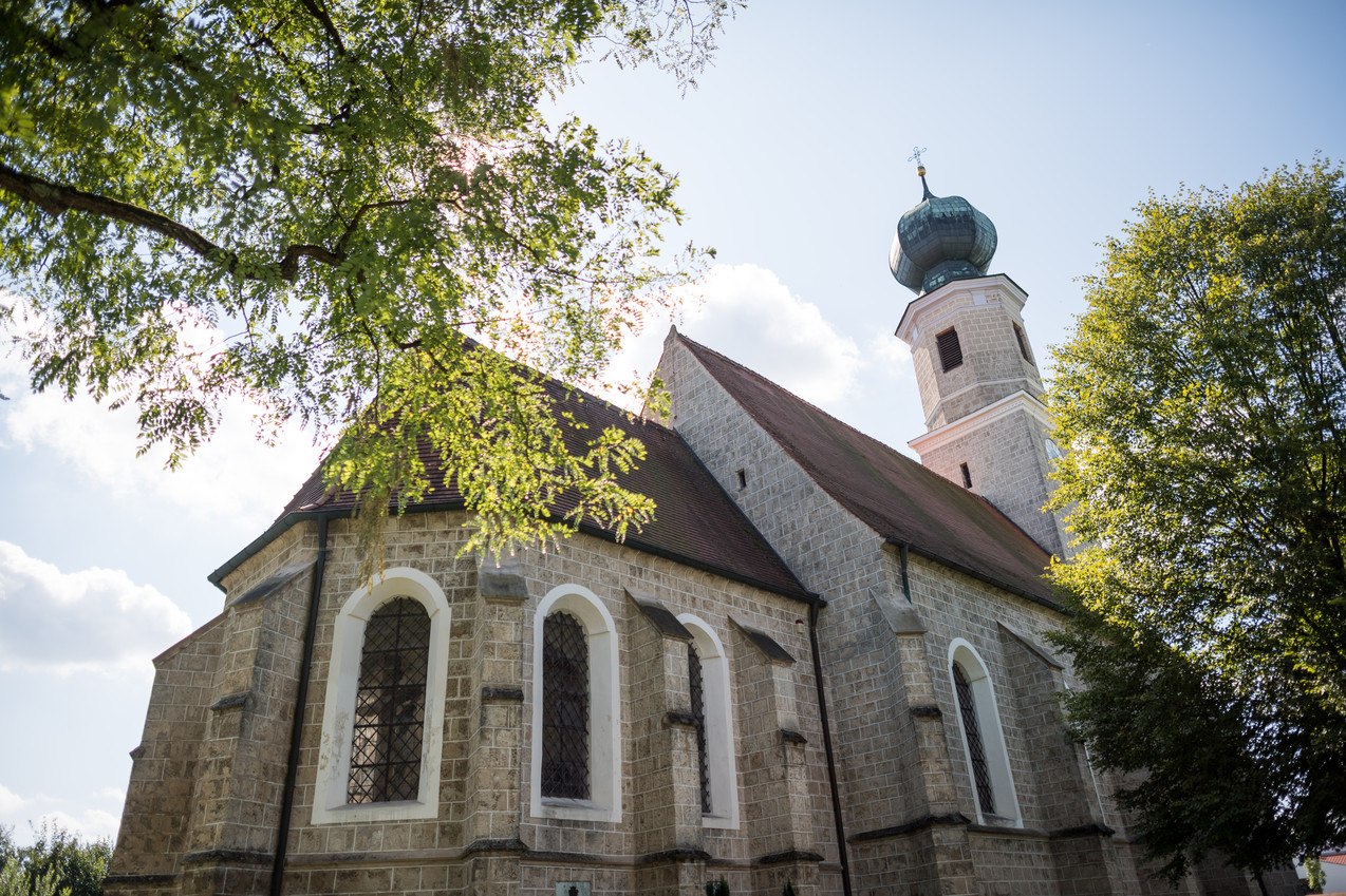 Die Wallfahrtskirche Heiligenstatt bei Tüßling von außen., © Tourismusverband Inn-Salzach