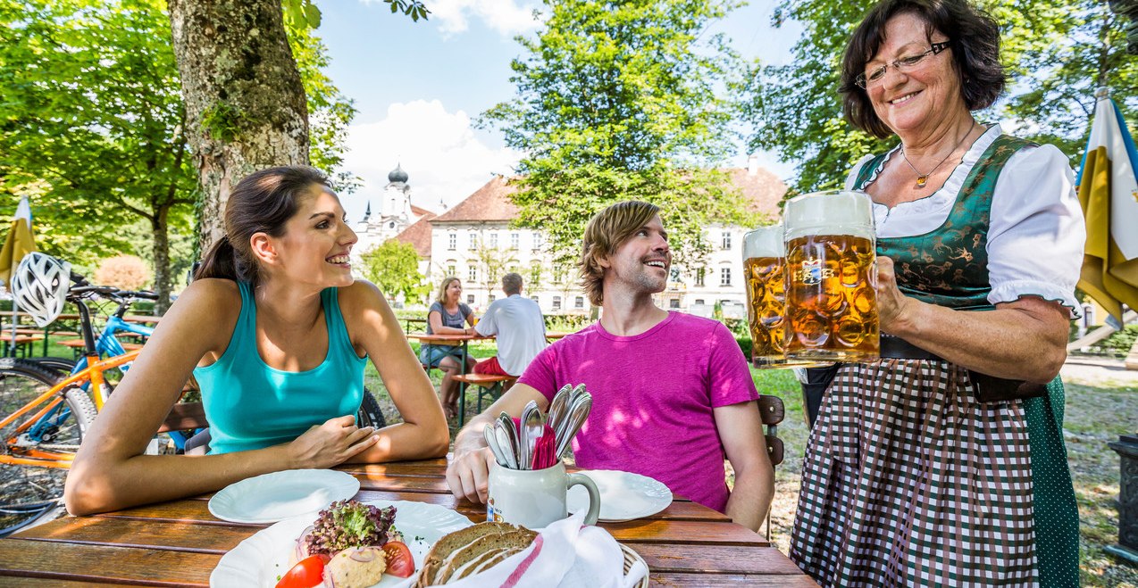 Raitenhaslach Biergarten Brotzeit