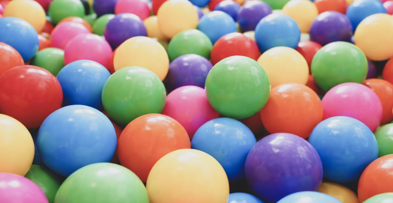 Bunte B&auml;lle im B&auml;llebad, &copy; Inn-Salzach Tourismus