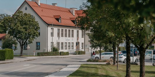 Rathaus Emmerting von Au&szlig;en, &copy; Inn-Salzach Tourismus