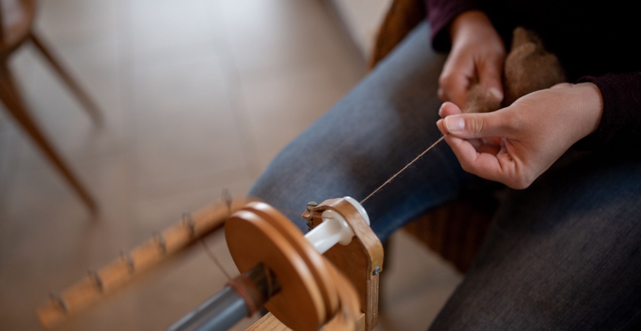 Spinnen am Spinnrad, © Inn-Salzach Tourismus