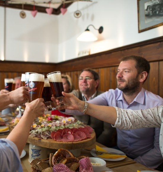 Brotzeit bei der Bier-Wallfahrt nach Altötting, © Inn-Salzach Tourismus