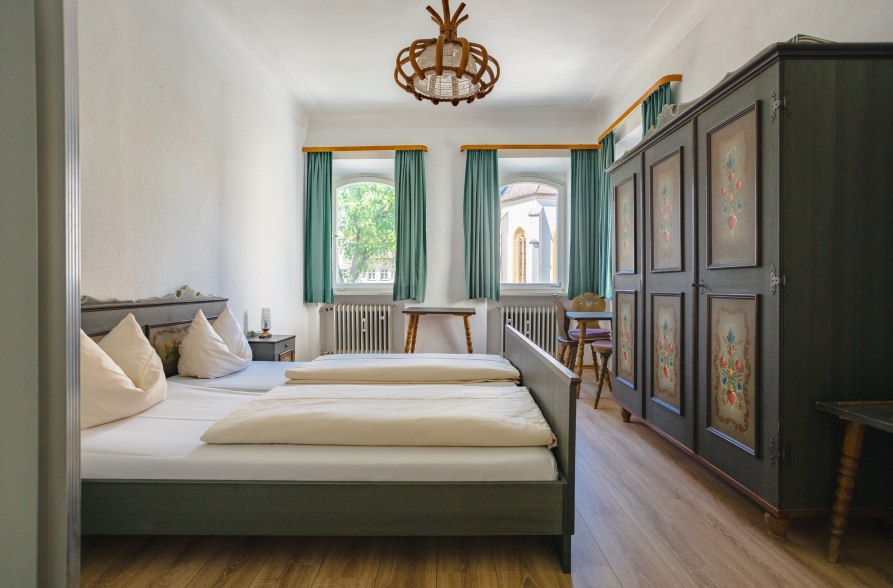 Doppelzimmer im Gockerlwirt Alt&ouml;tting, &copy; Gockerlwirt