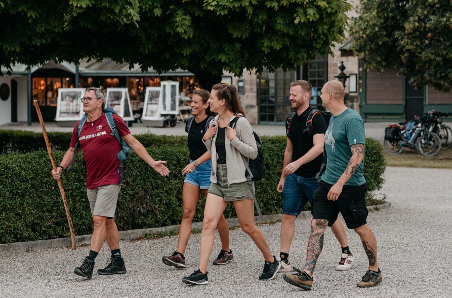 Bierwallfahrt - Ankunft in Alt&ouml;tting auf dem Kapellplatz, &copy; Inn-Salzach Tourismus
