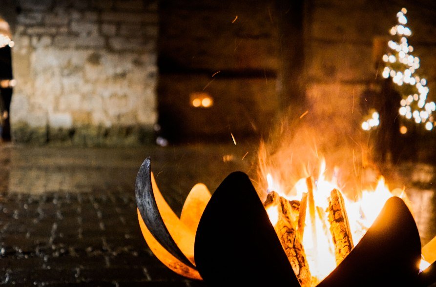 Lagerfeuer auf der Burgweihnacht Burghausen, &copy; Inn-Salzach Tourismus