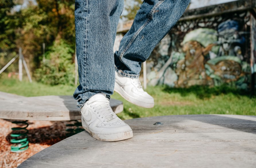 Gleichgewichts&uuml;bung Motorikpark Trimm-dich-Pfad Winh&ouml;ring, &copy; Inn-Salzach Tourismus