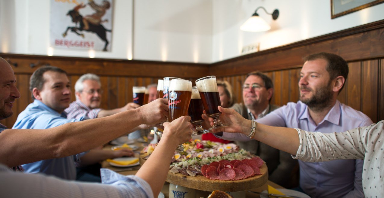 Brotzeit bei der Bier-Wallfahrt nach Altötting, © Inn-Salzach Tourismus