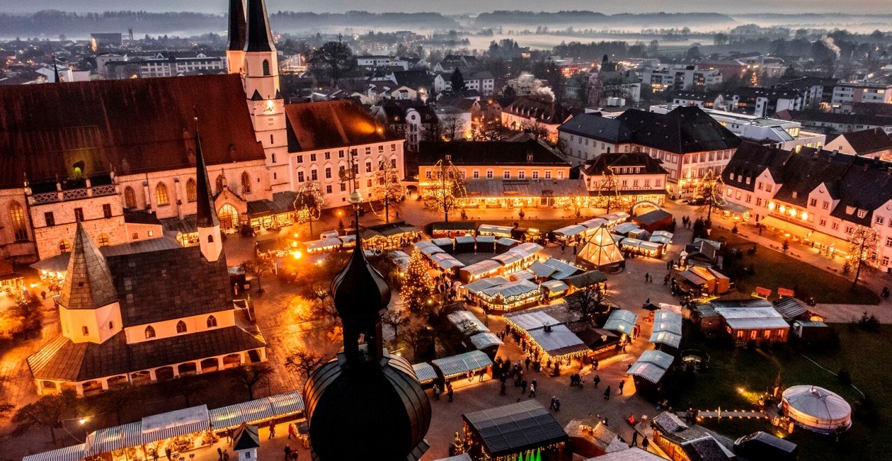 Christkindlmarkt Alt&ouml;tting Luftaufnahme, &copy; Klaus Vierlinger