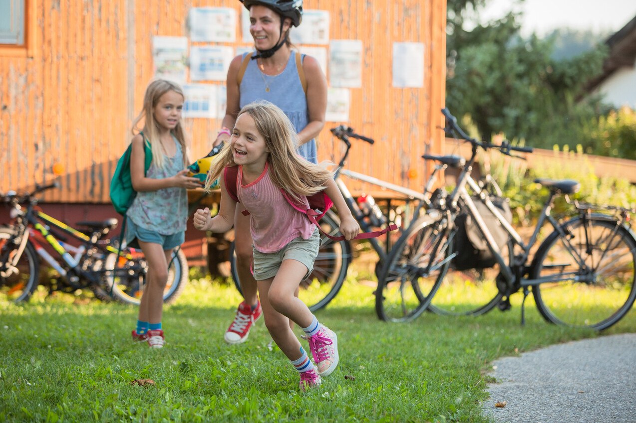 Kinder beim Toben, © Inn-Salzach Tourismus