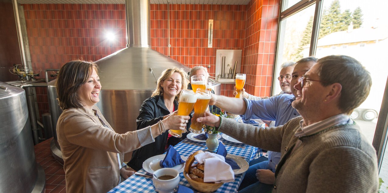 Wei&szlig;bier-Probe in der Brauerei Leidmann in Unterneukirchen, &copy; Inn-Salzach Tourismus
