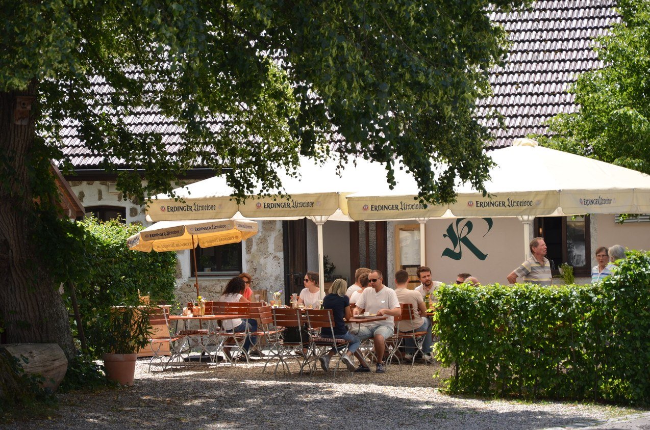 Kellerwirt Haiming - mit Biergarten und E-Bike-Ladestation