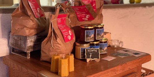 Honig, Kartoffeln, Kerzen, © Singerhof