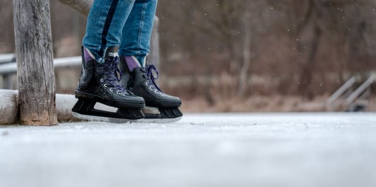 Schlittschuhfahren auf dem Eis, © Inn-Salzach Tourismus