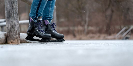 Schlittschuhfahren auf dem Eis, © Inn-Salzach Tourismus