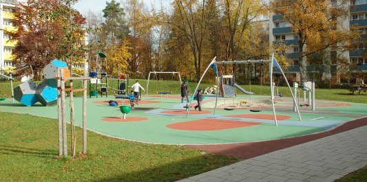 Mehrgenerationen-Anlage für Kinder bis sportliche Senioren in Waldkraiburg am Inn, © Stadtbau Waldkraiburg GmbH