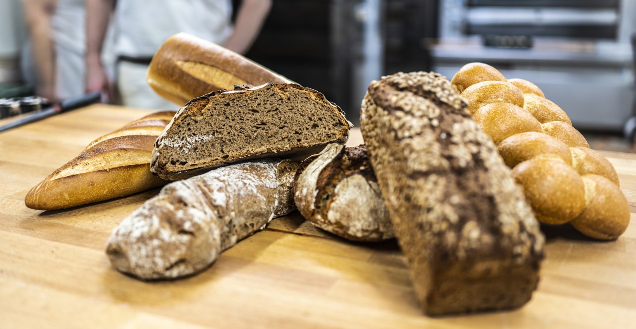 Brotsortiment in der Backstube, © Entdeckerviertel