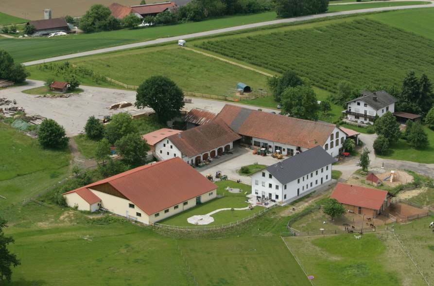 Luftansicht Winklhof Wurmsham, &copy; Winklhof