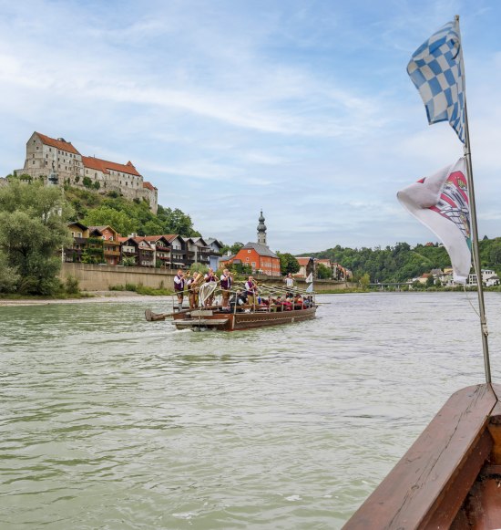 Pl&auml;ttenfahrt auf der Salzach Burghausen., &copy; TOM_Gregor_Lengler