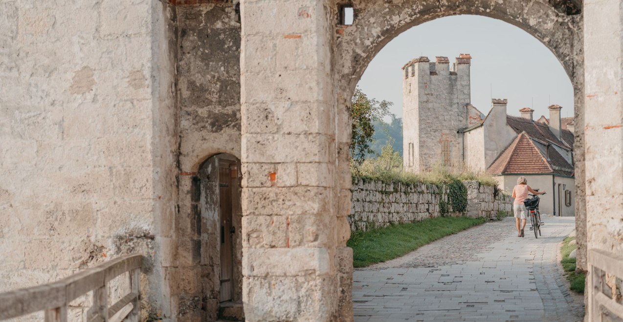 Burg Burghausen mit dem Rad, &copy; Inn-Salzach Tourismus