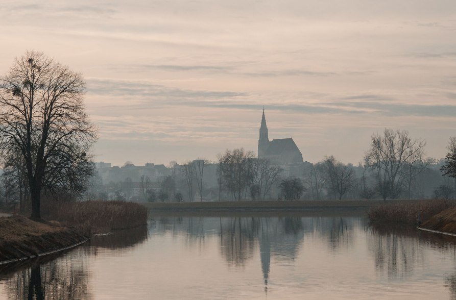 Stadtpfarrkirche St. Nikolaus im Nebel, &copy; Inn-Salzach Tourismus