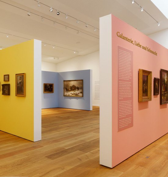 SPS Ausstellungsraum mit farbigen W&auml;nden korrespondierend zu den Motivgruppen, &copy; Frank Aussieker