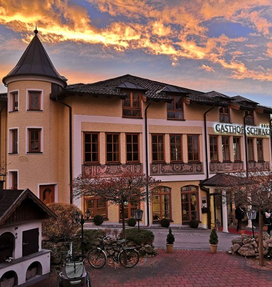 Au&szlig;enansicht Gasthof Schwarz Mehring, &copy; Gasthof Schwarz