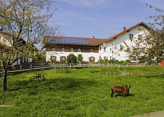 Landgasthof Holzhauser Garching_Au&szlig;enansicht