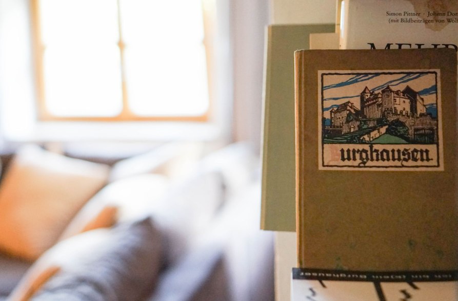 B&uuml;cherregal Mesnerhaus Burghausen, &copy; Inn-Salzach Tourismus