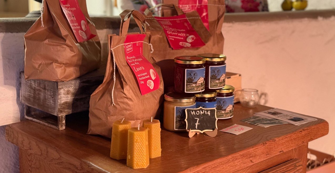 Honig, Kartoffeln, Kerzen, © Singerhof