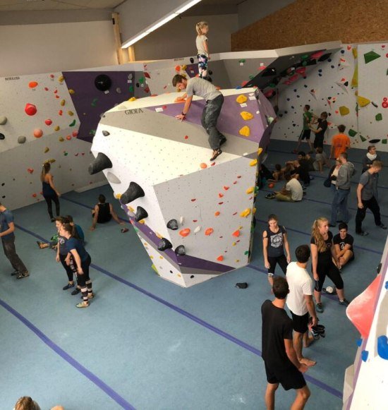 Blick von Oben auf die Boulderhalle, &copy; LaVita