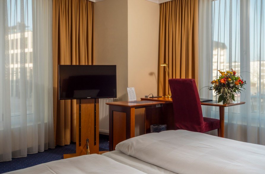 Doppelzimmer Hotel Gl&ouml;cklhofer Burghausen, &copy; Hotel Gl&ouml;cklhofer, Weber