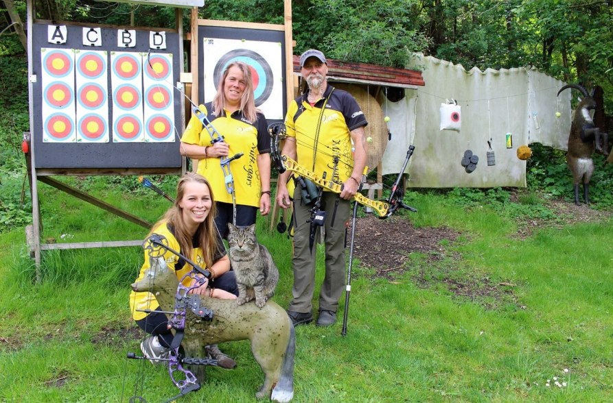 Team des kleinen Bogenladens, © Kleiner Bogenladen